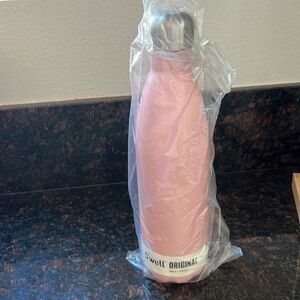 S’well water bottle 25 oz/ 750 mL